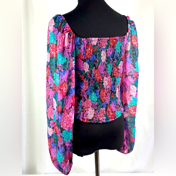 JUNIORS PUFF SLEEVE FLORAL CROP TOP - Picture 6 of 12